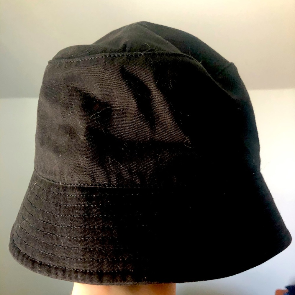 Black cotton bucket hat